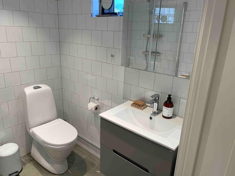 Mini House Villa Gribbylund Екстериор снимка